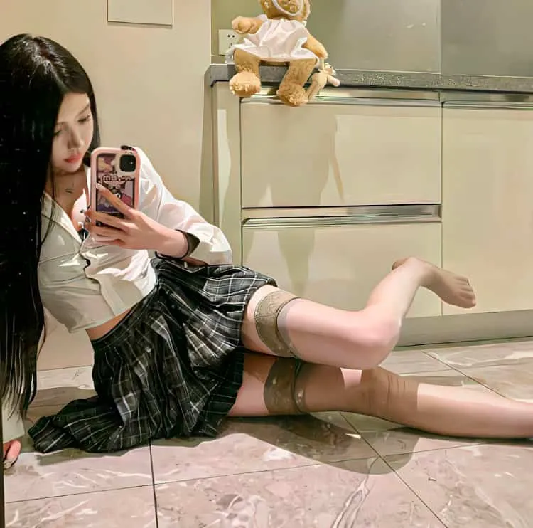 萝莉与太妹的友谊《下妻物语》深田恭子土屋太凤：穿洛丽塔的乖乖女与骑重机车的暴走族爆笑青春